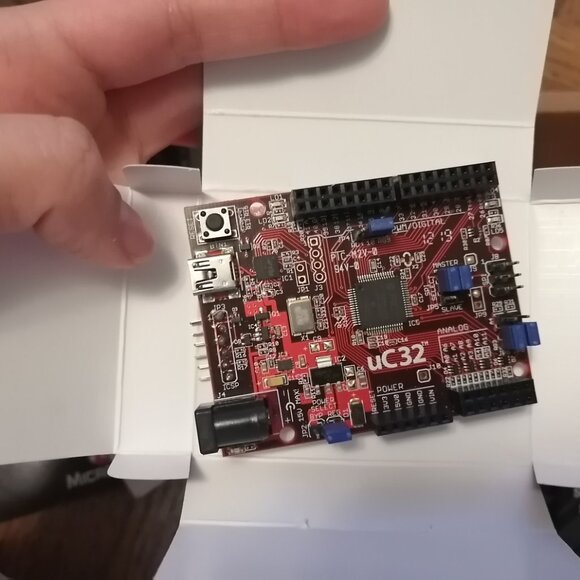 Chipkit input output module and programmer - Picture 2 of 8